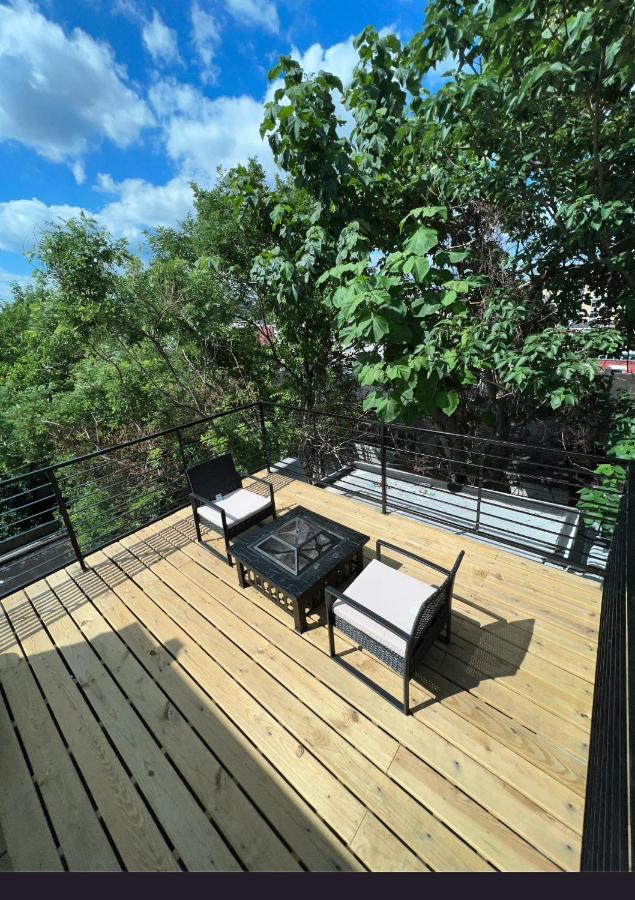 Conveniently Located 10 Minutes From Center Philadelphia! Luxurious 1-2 Bedroom Available Now Apartment *