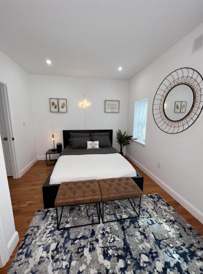 Conveniently Located 10 Minutes From Center Philadelphia! Luxurious 1-2 Bedroom Available Now * Philadelphia