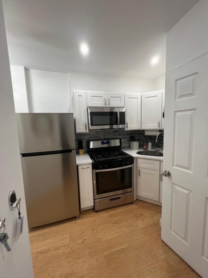 Apartment Conveniently Located 10 Minutes From Center Philadelphia! Luxurious 1-2 Bedroom Available Now Philadelphia